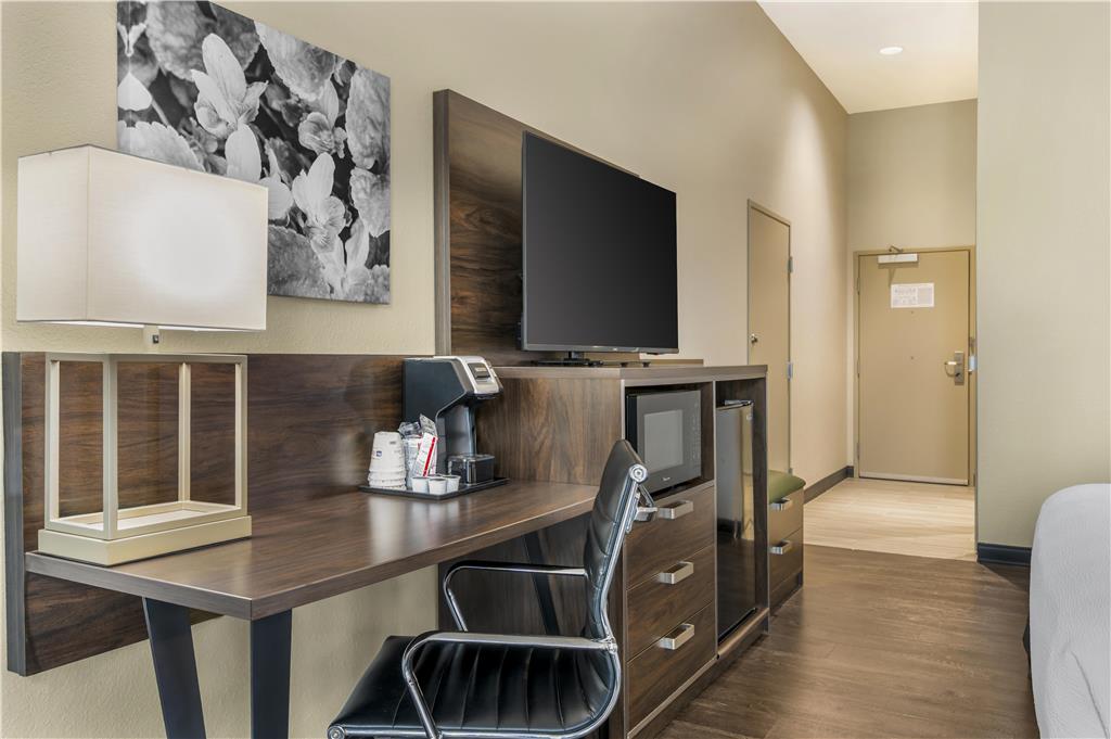 Best Western Plus Parkside Inn & Suites - photo 20