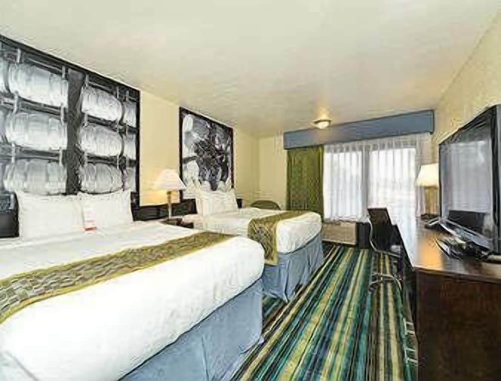 The Prime Suites Vallejo Napa Valley - photo 10
