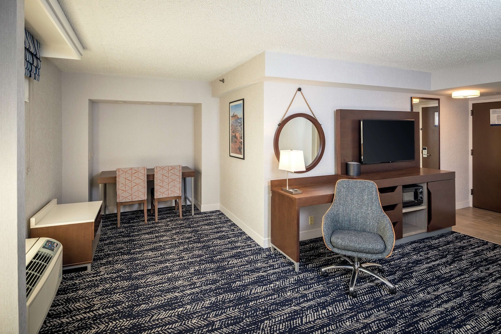 Hampton Inn Long Island Commack - photo 19