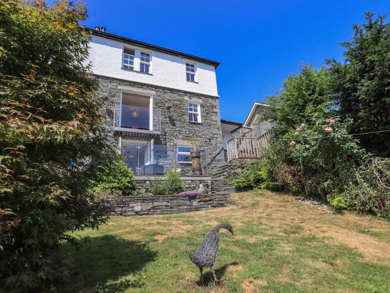 Timley Knott - carbon neutral hotel in Unknown City