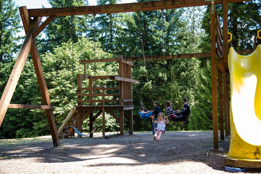 Tall Chief Camping Resort Cottage 1 - photo 16