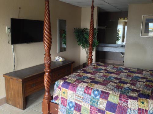 Austin Motor Inn - photo 46