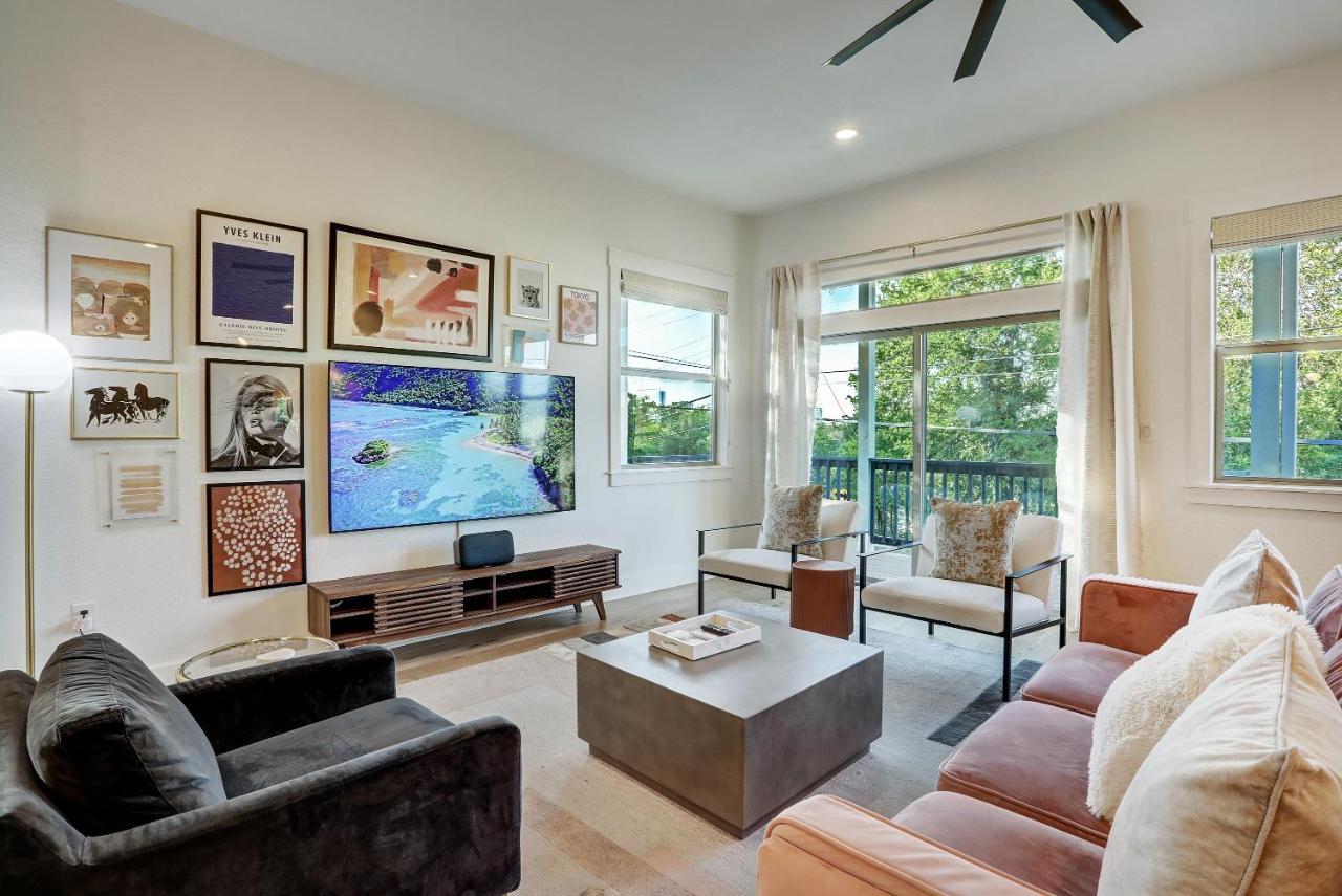 Bachelor Bachelorette Mansion In the Heart of ATX in Austin, United States