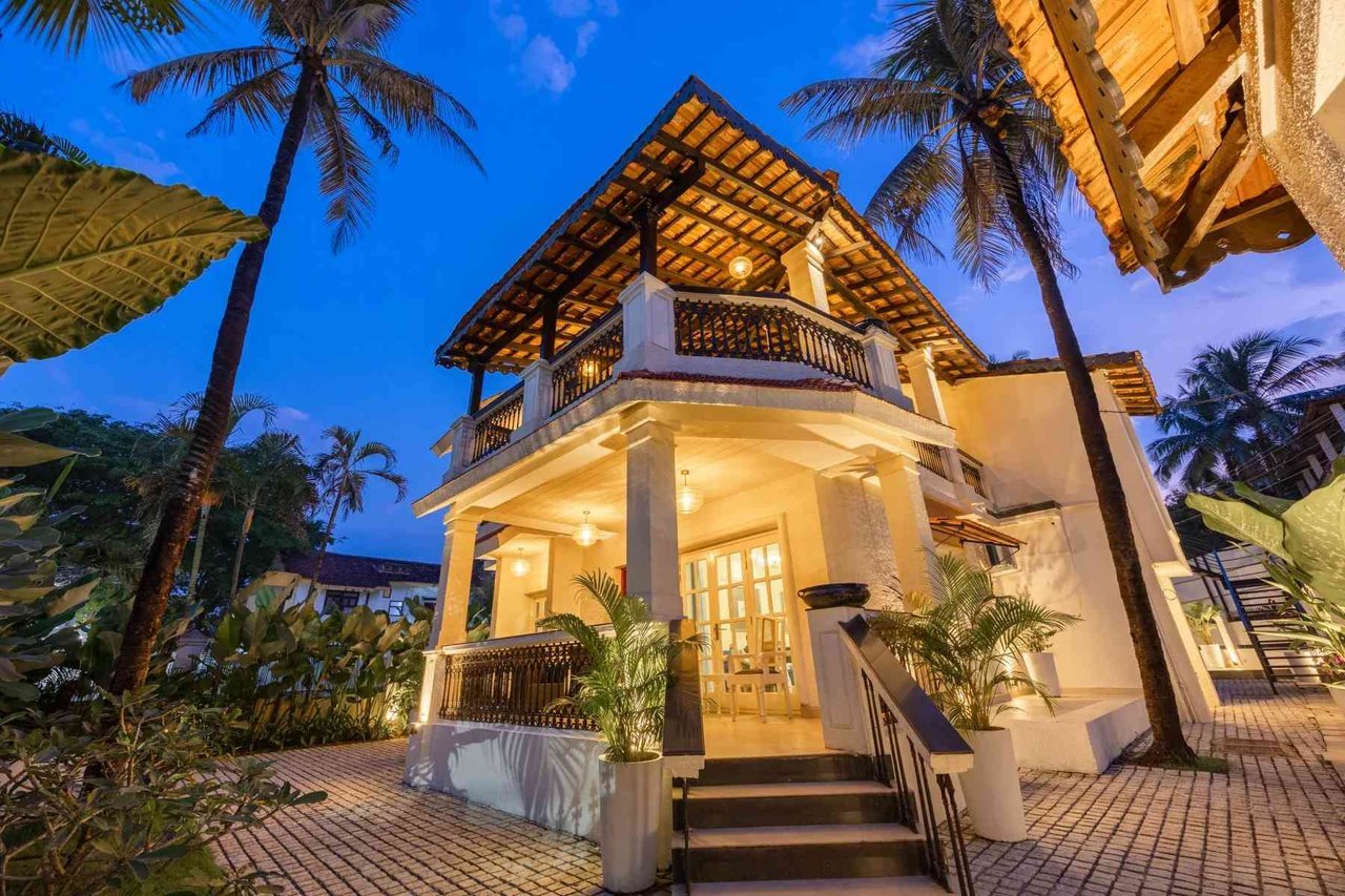 ELIVAAS 4 BHK Villa near Beach with Private Pool & Bar Casa Boa Vida — 5-Star Luxury Hotel in Mormugao, India