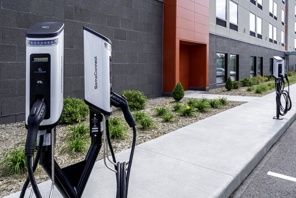 avid hotel Milwaukee West Waukesha by IHG - photo 33