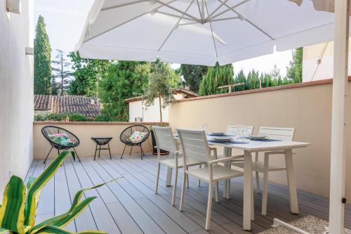 Torrigiani Charming Apartment — 4-Star Luxury Hotel in Florence, Italy
