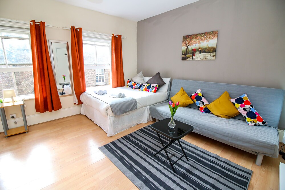 Simple Studio Flat in Heart of Brick ln