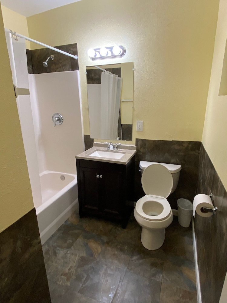 Europa Inn & Suites - photo 30