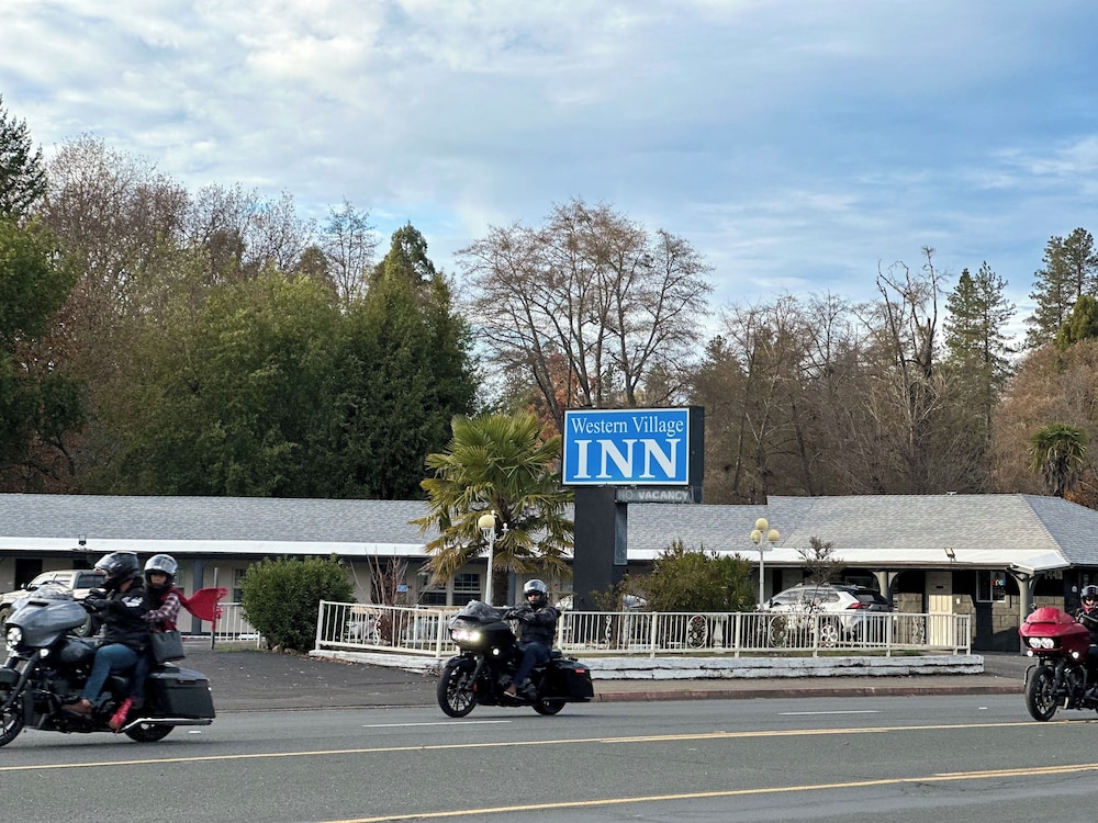 Western Village Inn - photo 13