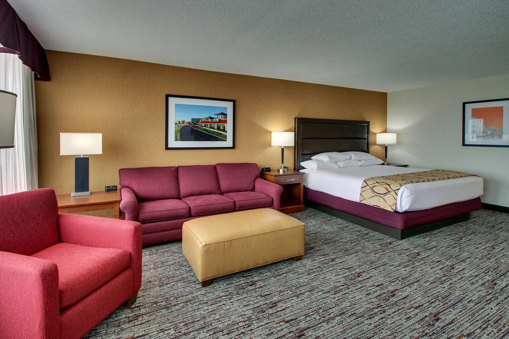 Drury Inn & Suites Evansville East - photo 32