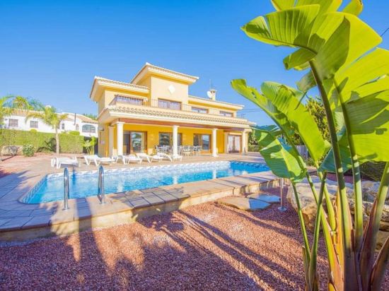 Villa Bellavista Plusholidays — 5-Star Luxury Hotel in Calp, Spain