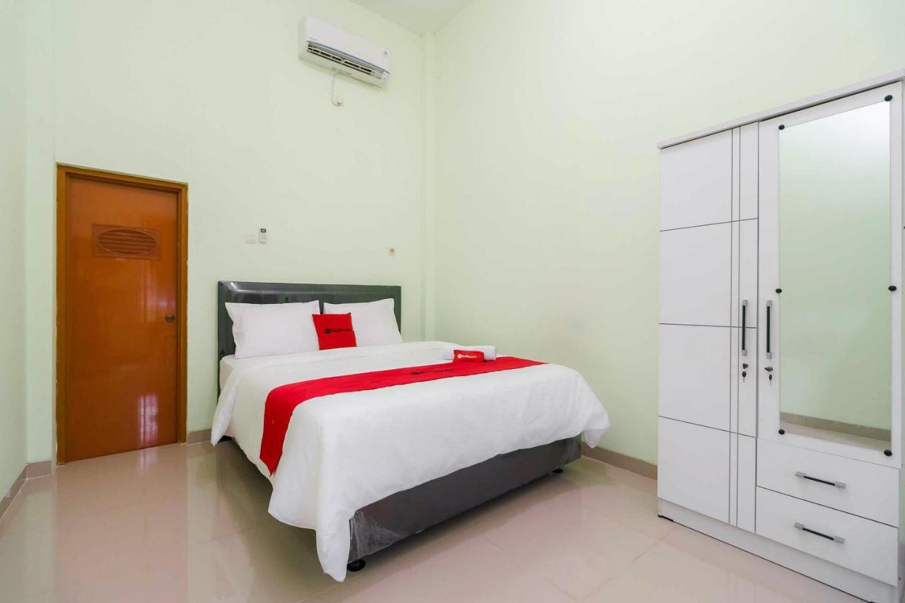 RedDoorz Syariah Near RSUD Dr HM Rabain Muara Enim — hotel in Muara Enim