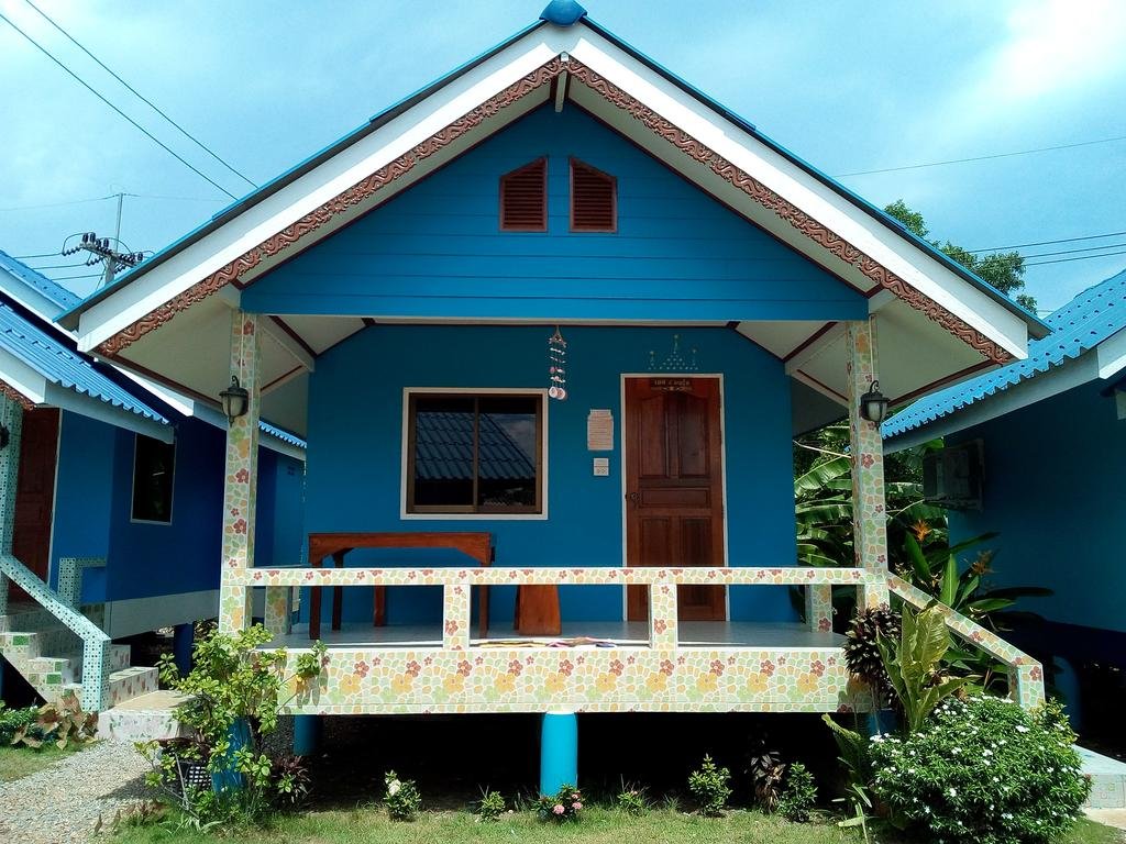 Lung Teeb Paradise Chao Lao Resort in Chanthaburi, Thailand