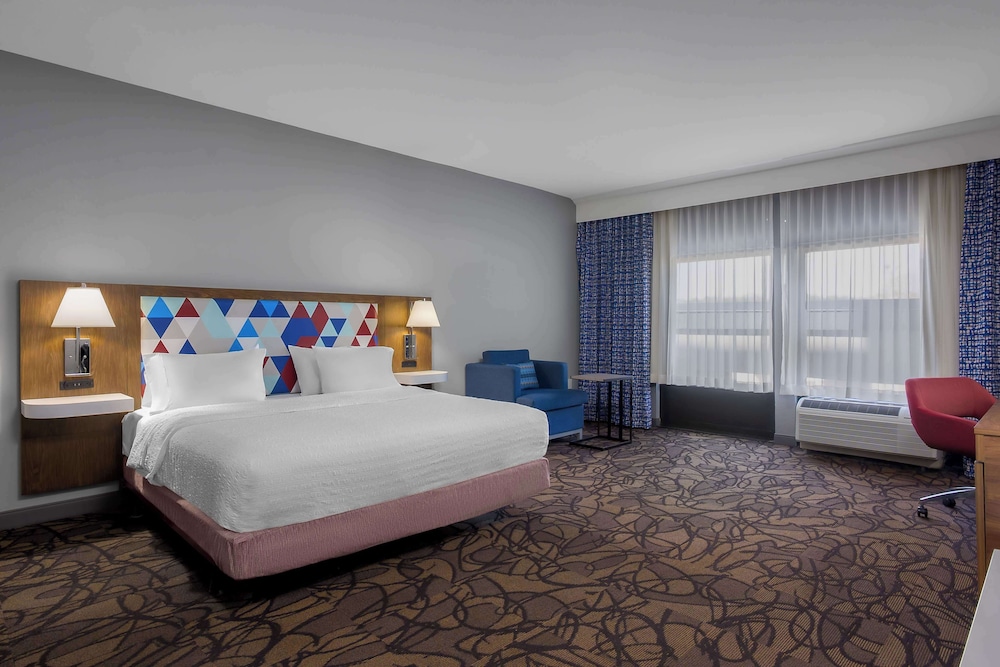 Hampton Inn & Suites Birmingham Pelham - photo 13