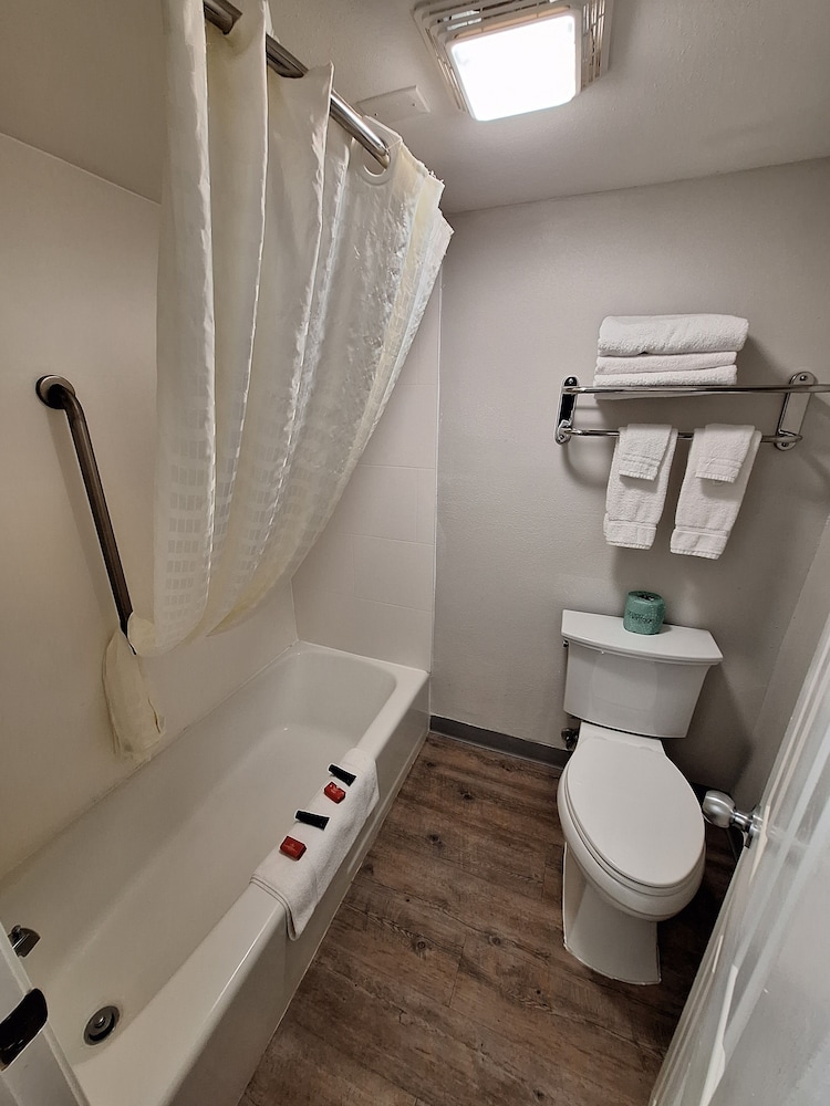 The Hotel Orange - photo 26