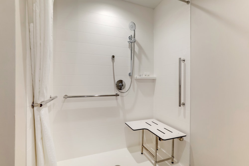 Holiday Inn Express Holly Springs Raleigh Area by IHG - photo 25