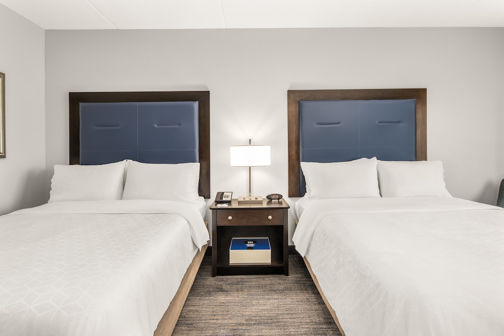 Holiday Inn Express & Suites Wilmington Newark by IHG - photo 18