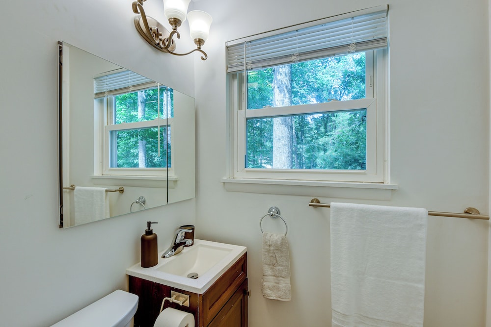 Pasadena Hideaway w Game Room & Fire Pit in Pasadena, United States