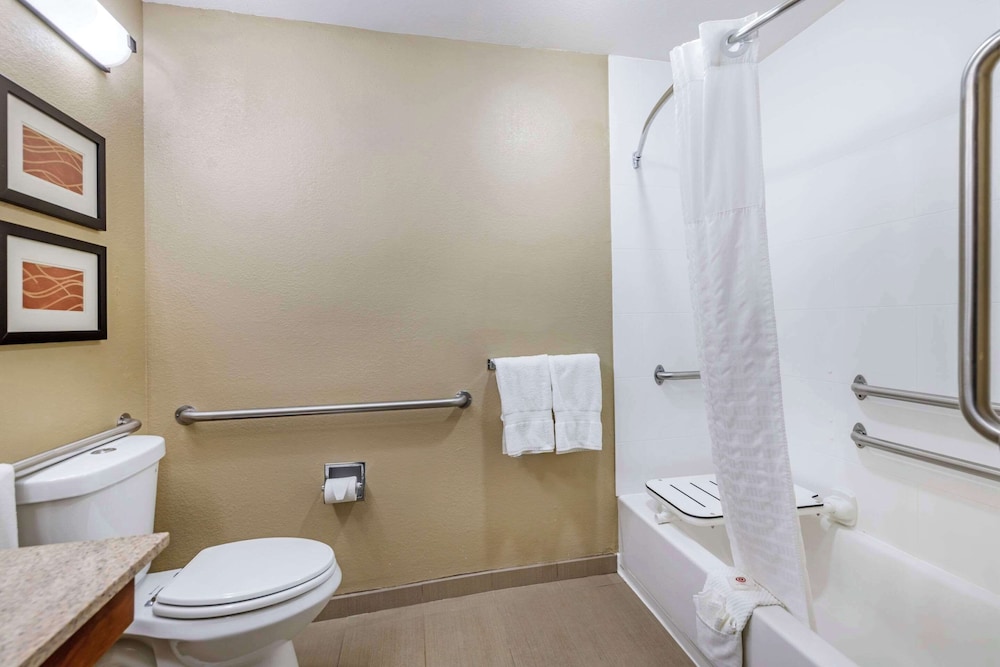Grain Valley Inn Kansas City - photo 32