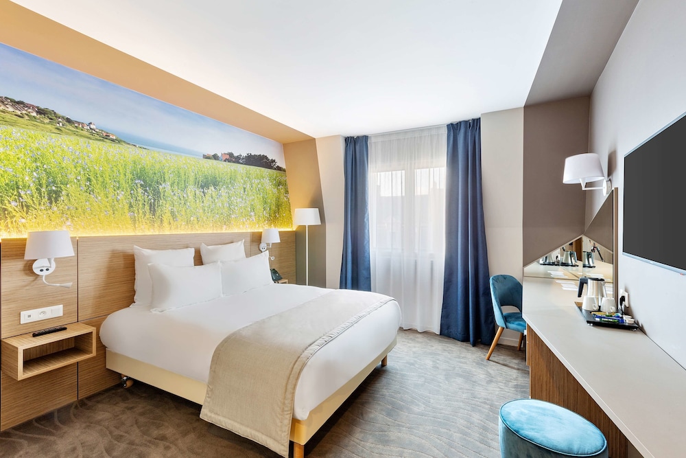 Best Western Le Beffroi - last minute hotel in Loos