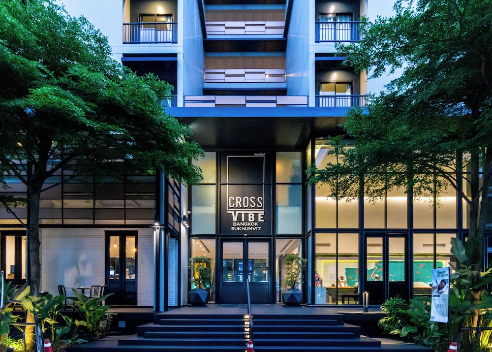 Cross Vibe Sukhumvit Hotel