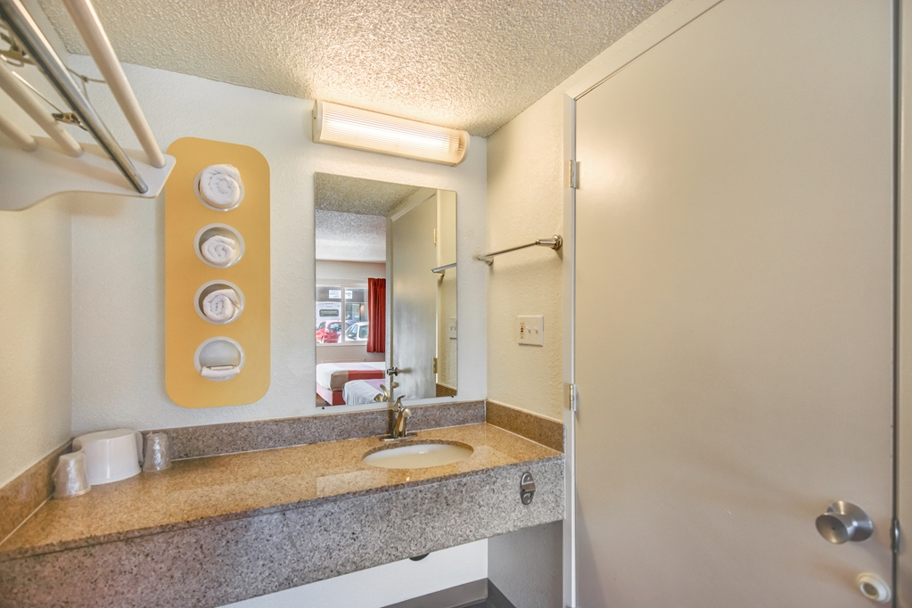 Motel 6 Stockton CA North - photo 16