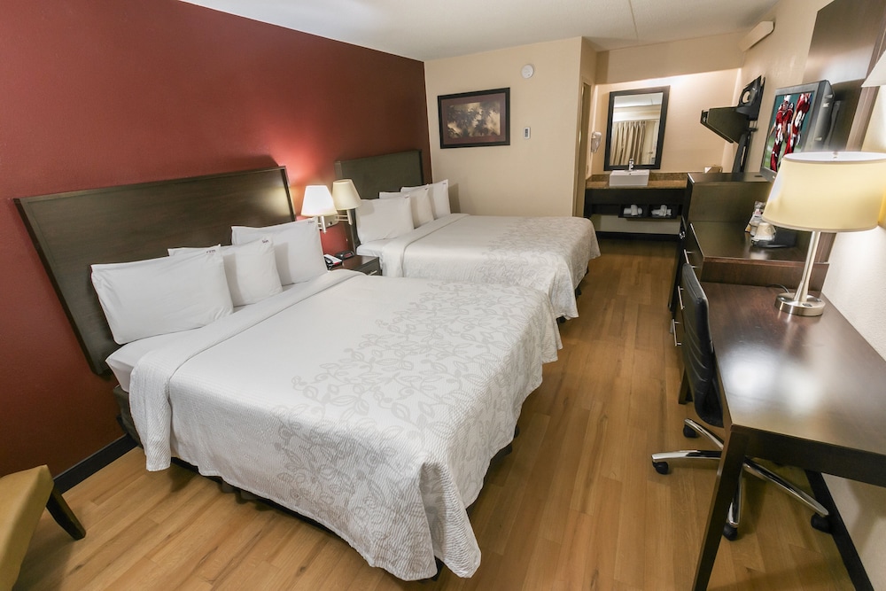 Red Roof Inn PLUS Washington DC Alexandria in Alexandria, United States