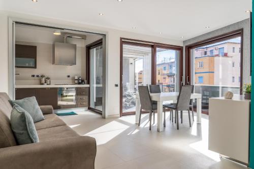 Nettuno's Suite — 4-Star Luxury Hotel in Naples, Italy