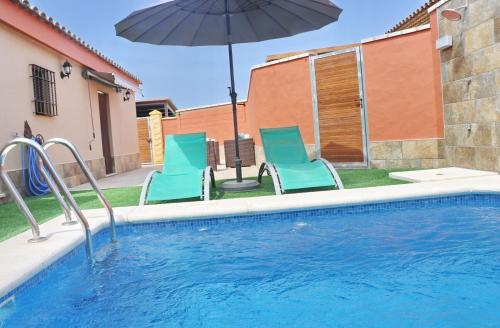 Chalet Sultan con piscina — 4-Star Luxury Hotel in Conil De La Frontera, Spain