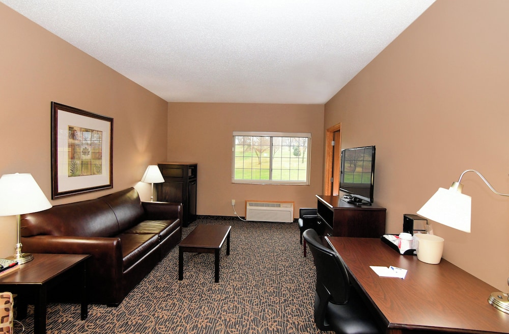 Cobblestone Inn & Suites Denison Majestic Hills - photo 32