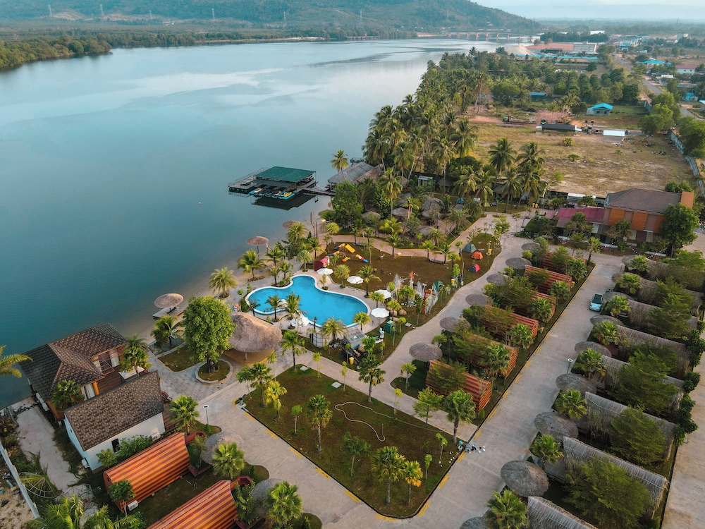 Jet’s Oudom Resort in Srae Ambel, Cambodia