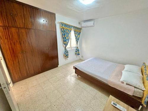 Walter in Unknown City, Malta