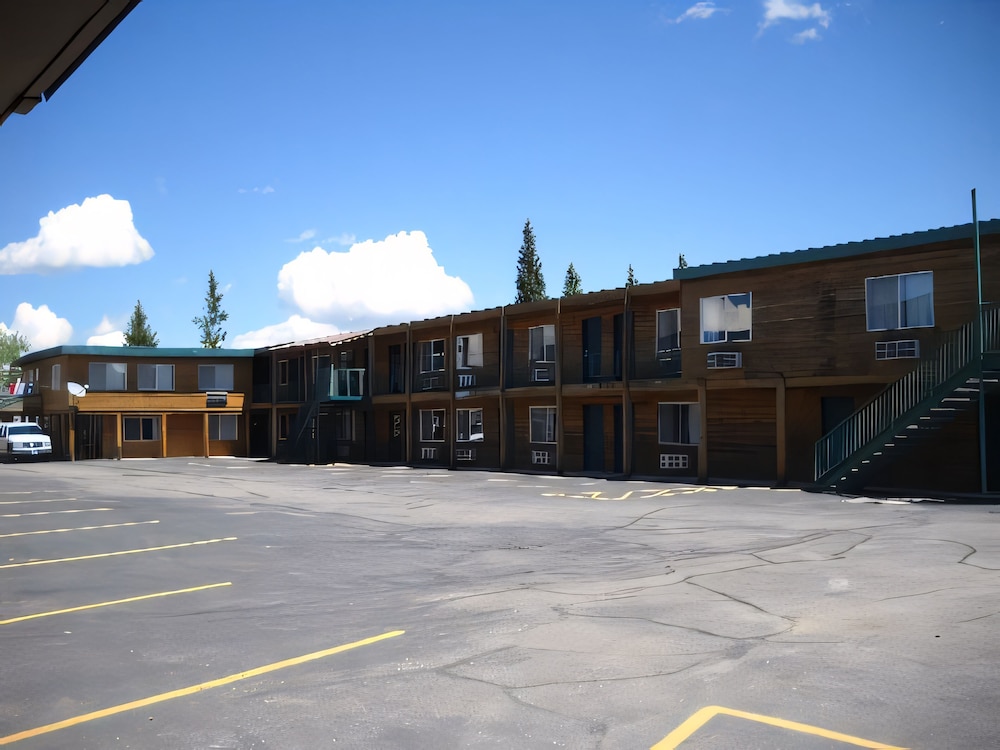 Yellowstone Country Inn - photo 48