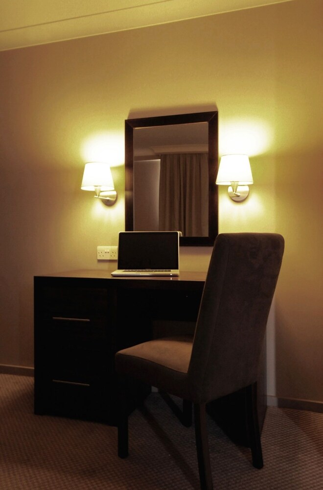 Humber Royal Hotel — Grimsby — photo 2