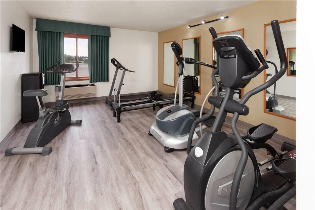 Baymont by Wyndham Green Bay - photo 6