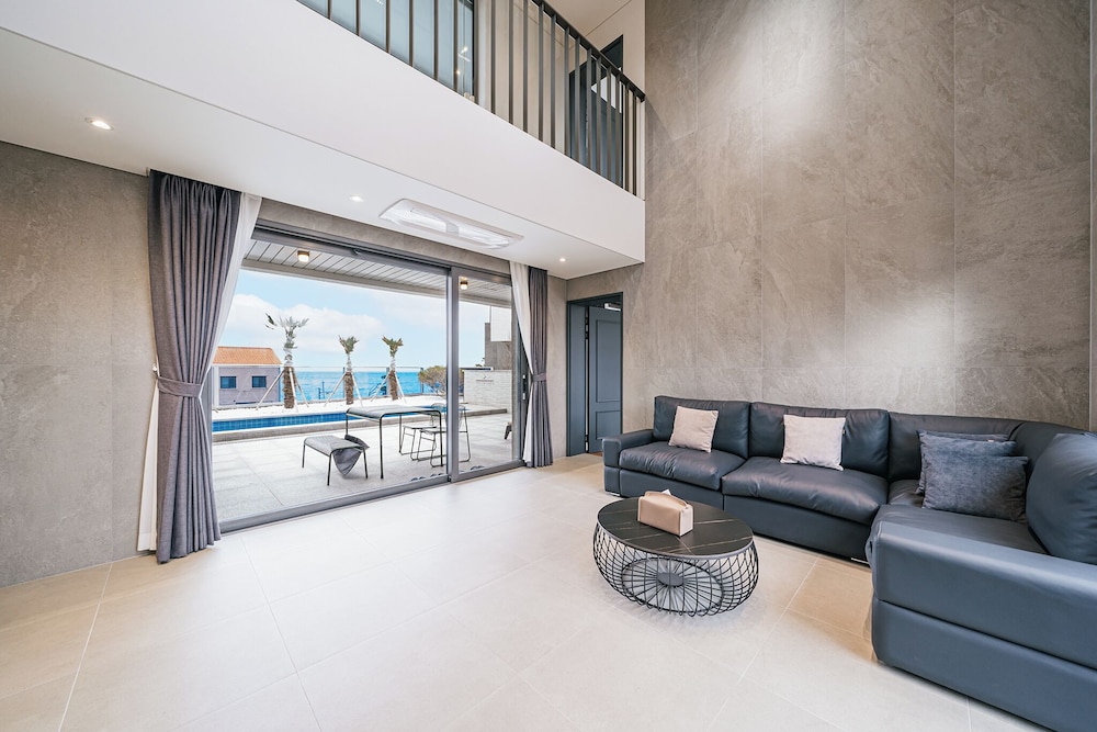 Ddosi Aewol — 4-Star Luxury Hotel in Jeju City, South Korea