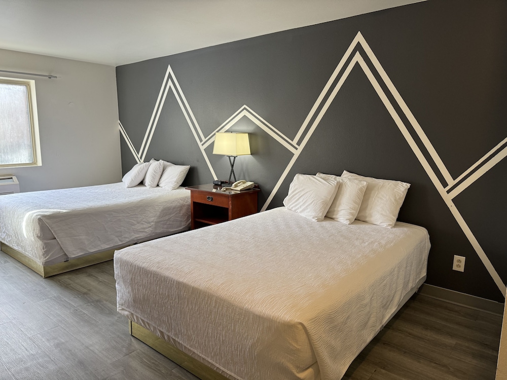 The Junction Hotel and Hostel - photo 21