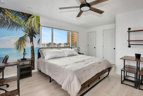 Breathtaking King Suite #9 Steps to Daytona Beach — 4-Star Luxury Hotel in Daytona Beach, United States