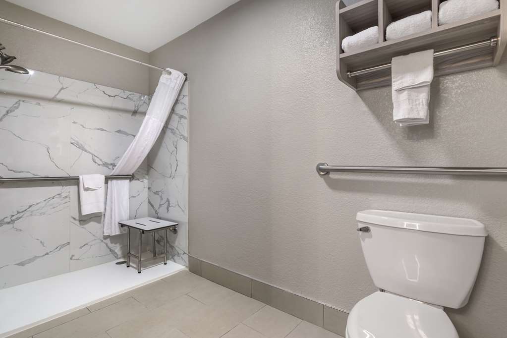 Best Western Park City Wichita North - photo 32