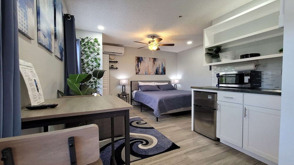 Sunny Palms Inn - photo 32
