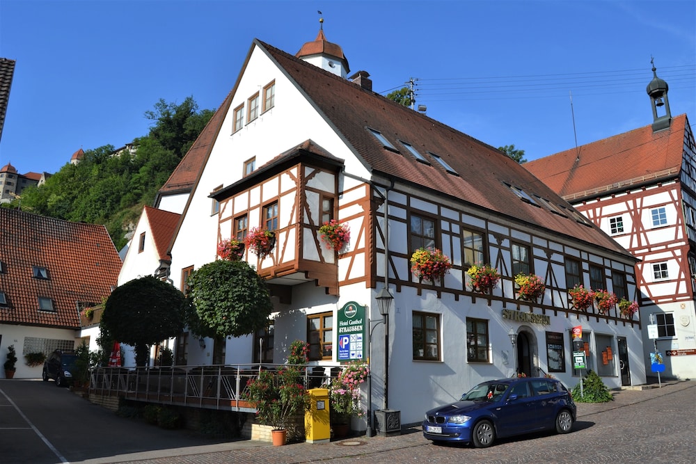 Hotel Restaurant Straussen — hotel in Harburg