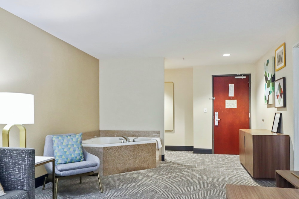 Holiday Inn Quincy East by IHG - photo 16