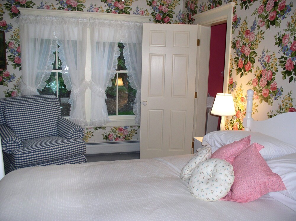 Elsa's Inn on the Harbor - photo 6