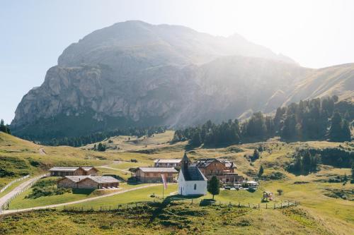 Zallinger Dolomites - carbon neutral hotel in Unknown City