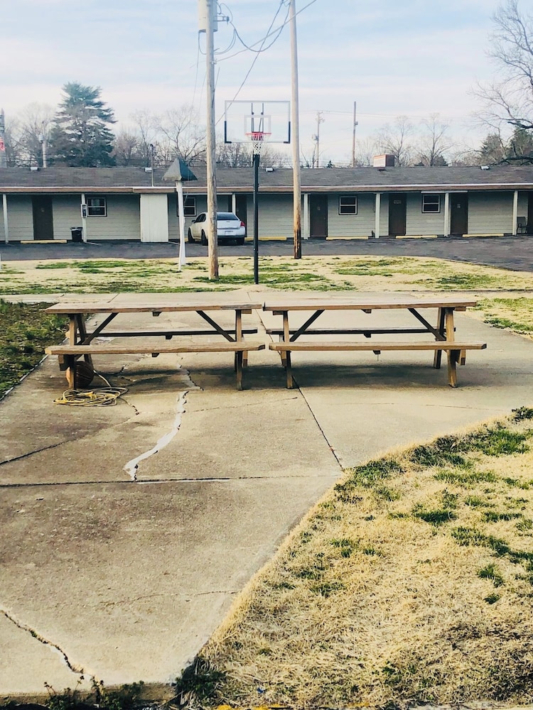 Woodridge Motel - photo 11