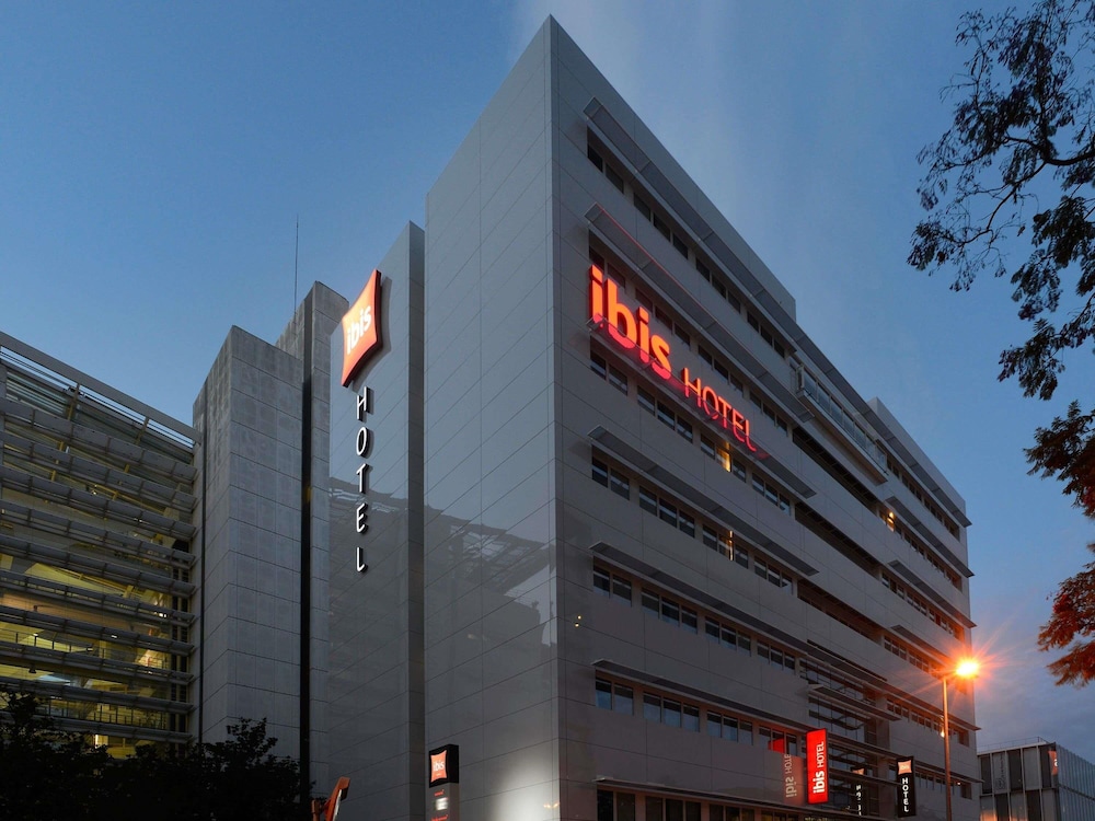 Hotel Ibis Lisboa Parque das Nações - carbon neutral hotel in Lisbon