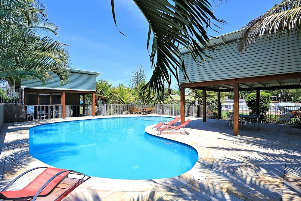 Woodgate Beach Houses — 4-Star Luxury Hotel in Woodgate, Australia