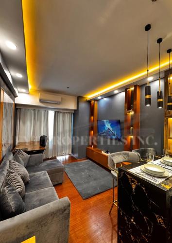 Lux Staycation at Shore 3 MOA — 4-Star Luxury Hotel in Manila, Philippines