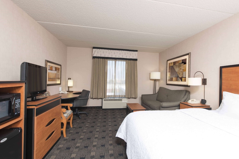 Hampton Inn and Suites Indianapolis Fishers - photo 19