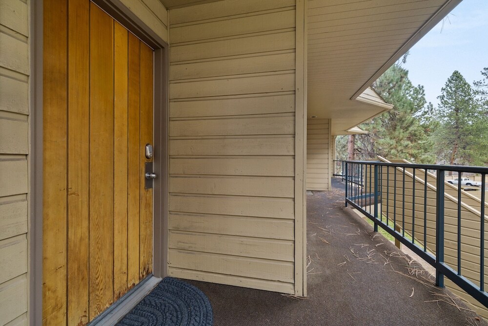Scenic 1 Bedroom W Loft at Mount Bachelor Resort - photo 12